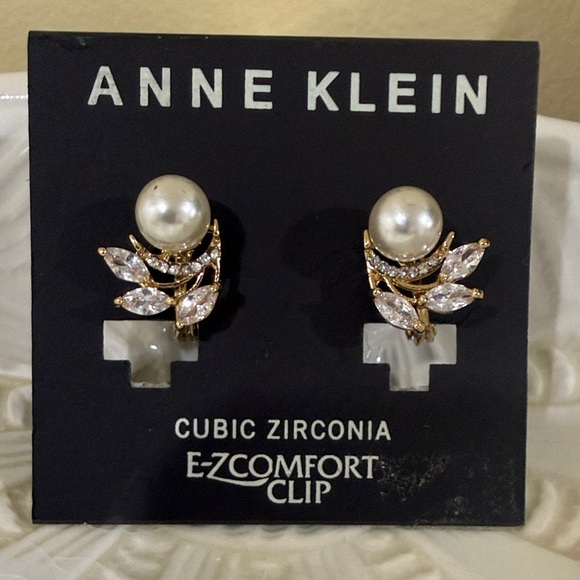Anne Klein Jewelry - Anne Klein Gold and Pearl Clip Earrings